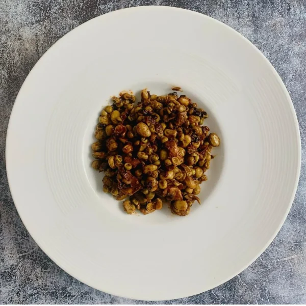 SALTEADO de habas y GUISANTES con setas