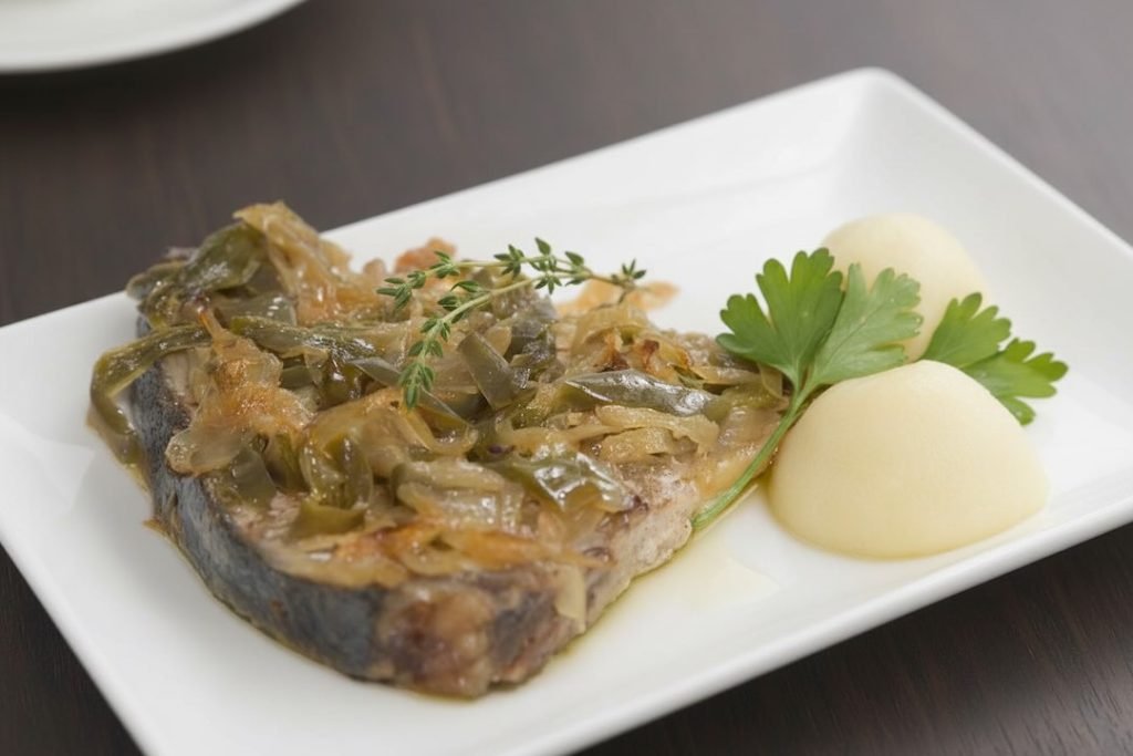 Bonito encebollado